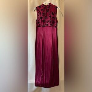 Maroon sleeveless gown size 9/10